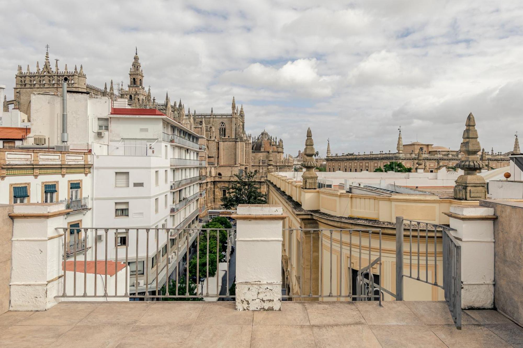 Arco Del Postigo Sevilla
